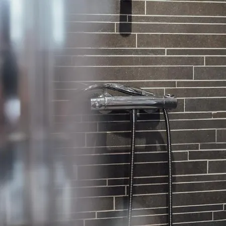 Lägenhet Le Chic, Plein Centre Avec Climatisation Nice