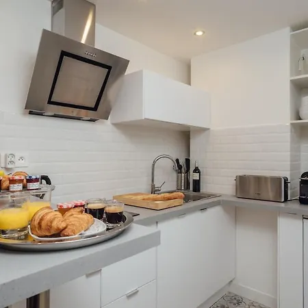 Le Chic, Plein Centre Avec Climatisation Апартаменты *